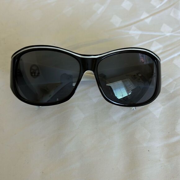 Kathy Von Zealand Sunglasses - Picture 1 of 6